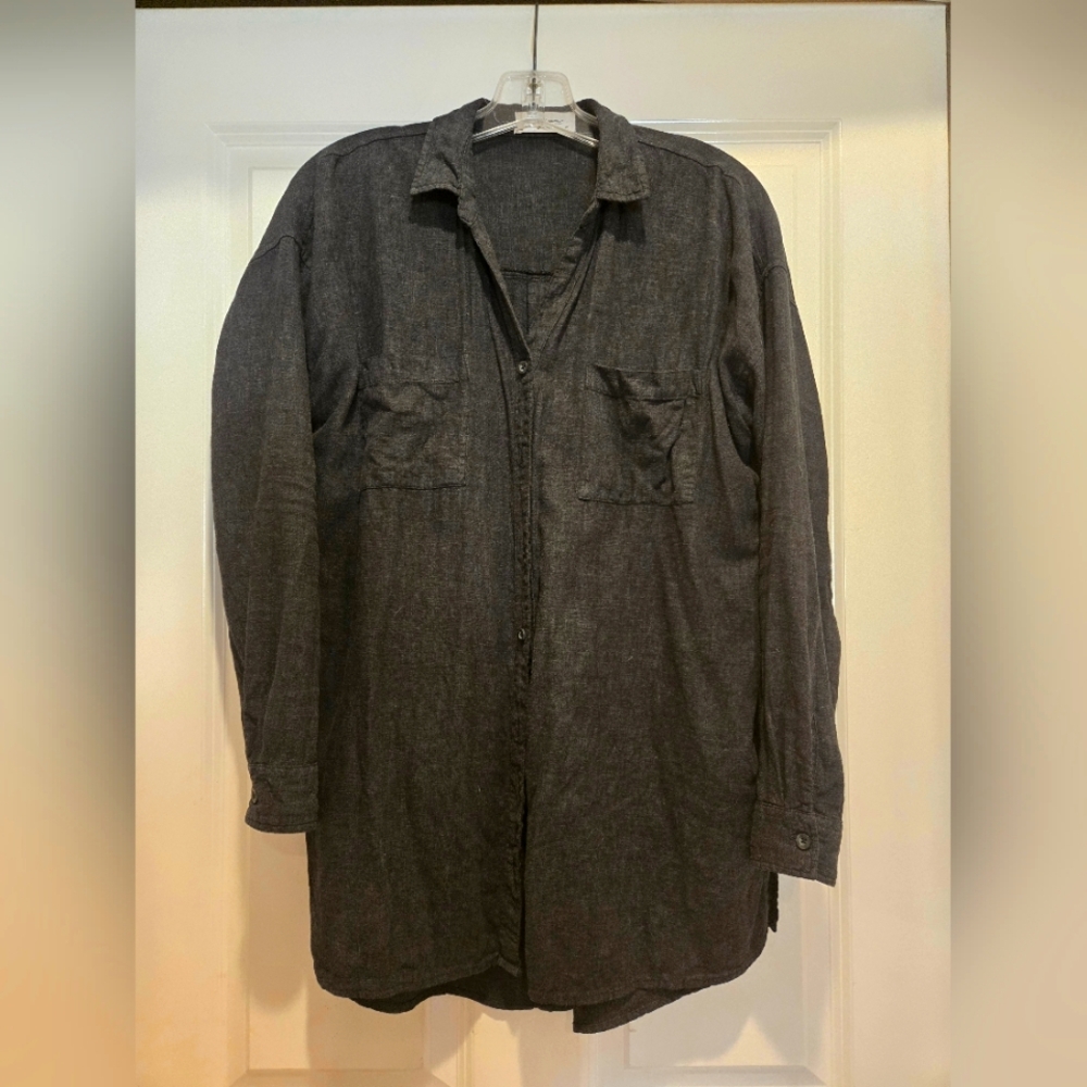 Carly Jean Los Angeles Ari Linen Shirt, Size M